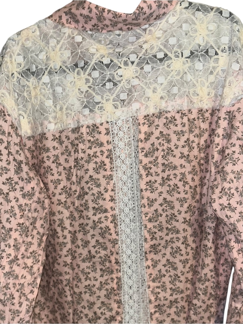 POL Large Blush Floral Lace Button-Down Top - Picture 6 of 6